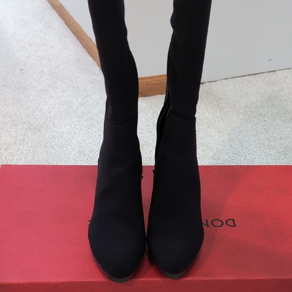 Donald J. Pliner Elegant Black Heeled Boots - Picture 11 of 11